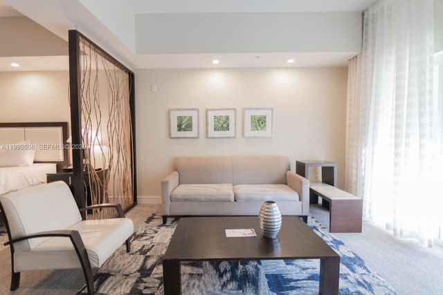 5300 NW 87th Ave 404, Doral, FL 33178