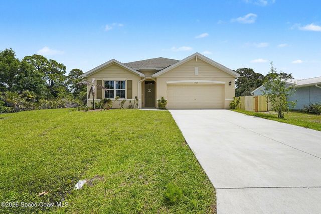 1563 Leeward Avenue SE, Palm Bay, FL 32909