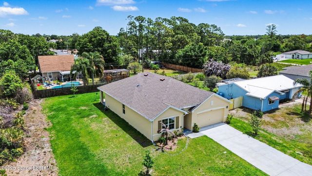 1563 Leeward Avenue SE, Palm Bay, FL 32909