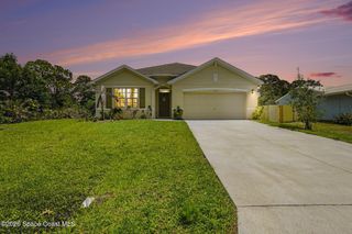 1563 Leeward Avenue SE, Palm Bay, FL 32909