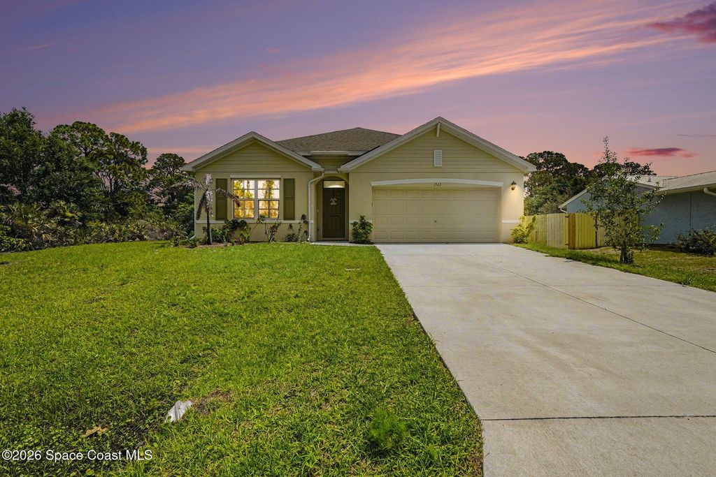 1563 Leeward Avenue SE, Palm Bay, FL 32909