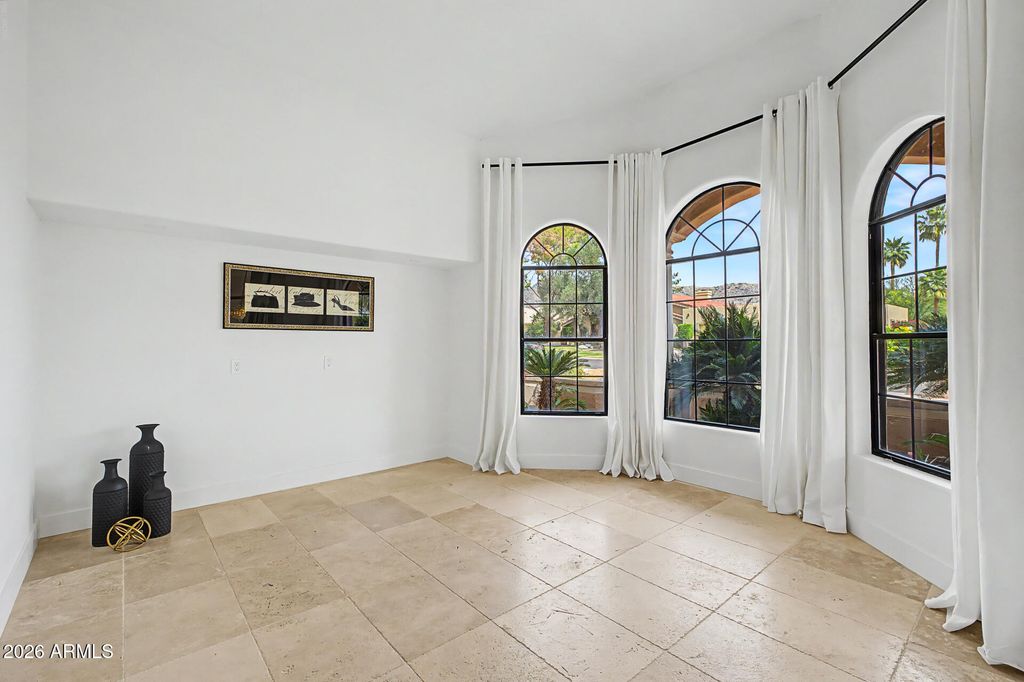 Image 17 of property listing at 3521 E CHEROKEE Street, Phoenix, AZ 85044