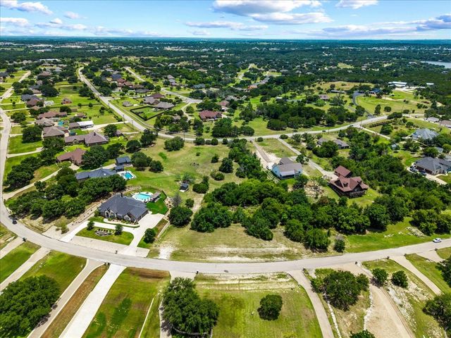 1915 W Emerald Bend Court, Granbury, TX 76049