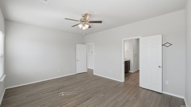 556 Long Leaf Dr, New Braunfels, TX 78130