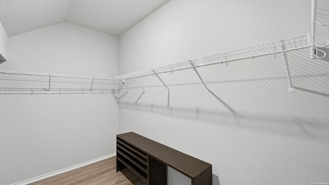 556 Long Leaf Dr, New Braunfels, TX 78130