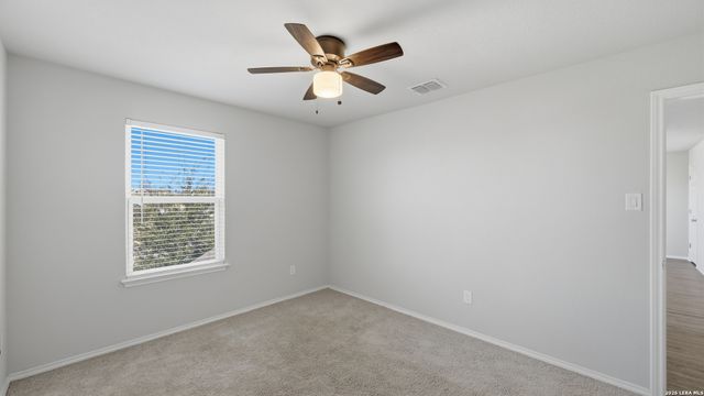 556 Long Leaf Dr, New Braunfels, TX 78130