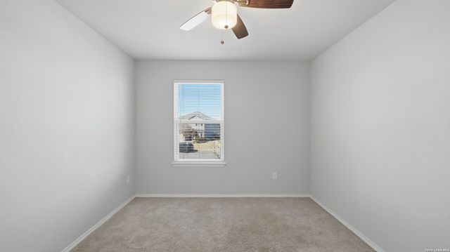 556 Long Leaf Dr, New Braunfels, TX 78130