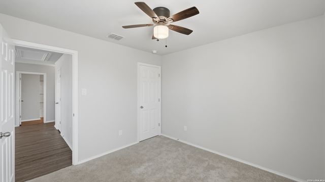 556 Long Leaf Dr, New Braunfels, TX 78130