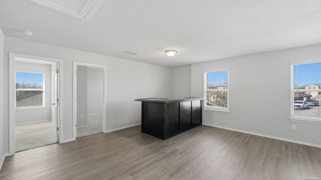 556 Long Leaf Dr, New Braunfels, TX 78130