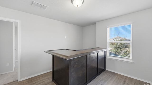 556 Long Leaf Dr, New Braunfels, TX 78130