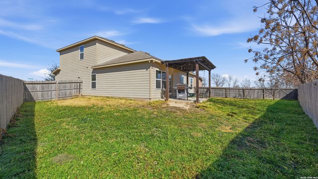 556 Long Leaf Dr, New Braunfels, TX 78130
