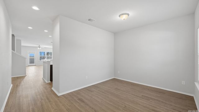 556 Long Leaf Dr, New Braunfels, TX 78130