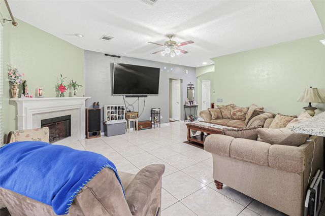 11207 Hillside Glen Trail, Houston, TX 77065