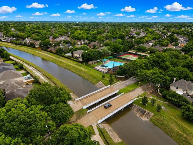 11207 Hillside Glen Trail, Houston, TX 77065