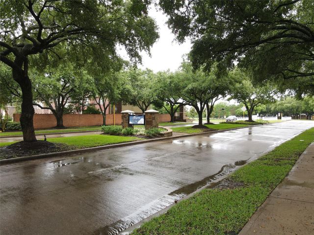 11207 Hillside Glen Trail, Houston, TX 77065
