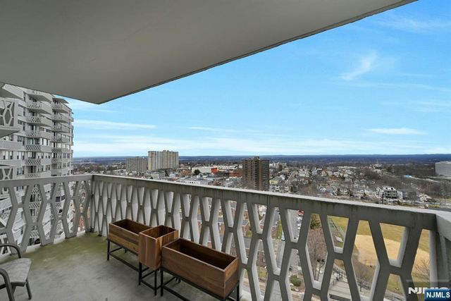 2000 Linwood Avenue 18B, Fort Lee, NJ 07024