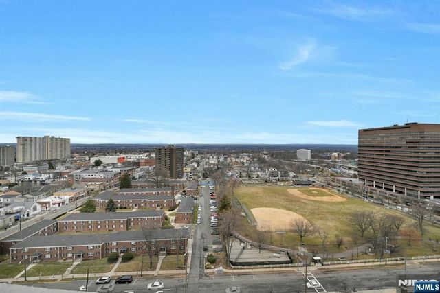 2000 Linwood Avenue 18B, Fort Lee, NJ 07024