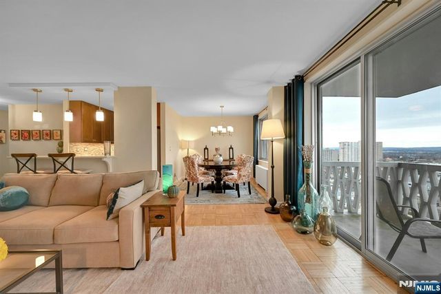 2000 Linwood Avenue 18B, Fort Lee, NJ 07024