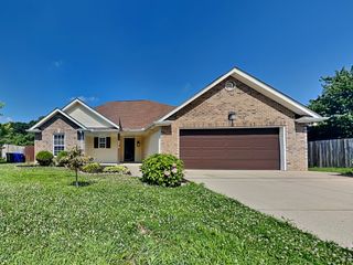 705 Magnolia Blvd, White House, TN 37188