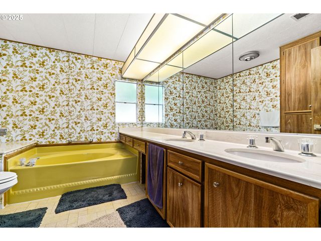 85715 HAMPSTEAD Ln, Eugene, OR 97405