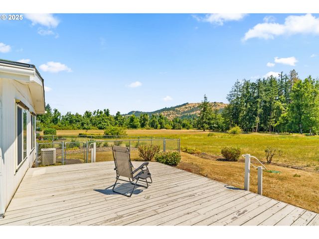 85715 HAMPSTEAD Ln, Eugene, OR 97405