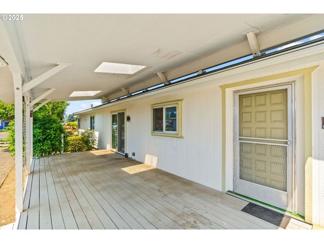 85715 HAMPSTEAD Ln, Eugene, OR 97405