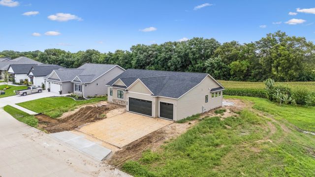 6113 Duggleby Avenue, Davenport, IA 52807