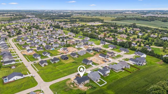 6113 Duggleby Avenue, Davenport, IA 52807