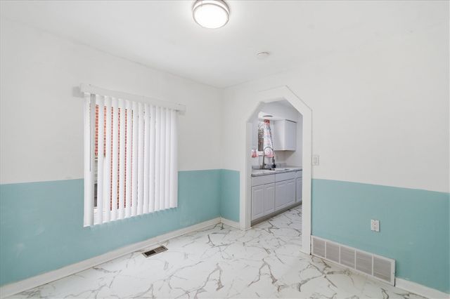 18428 Brady, Redford, MI 48240