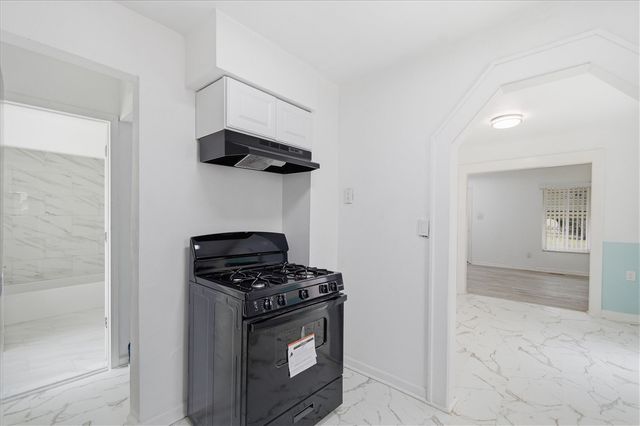 18428 Brady, Redford, MI 48240