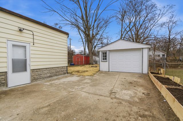 18428 Brady, Redford, MI 48240