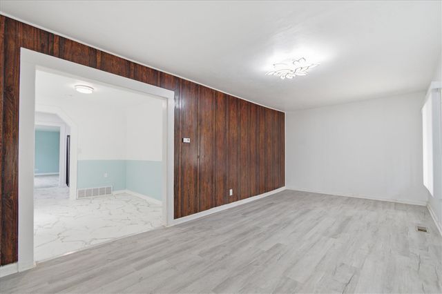 18428 Brady, Redford, MI 48240