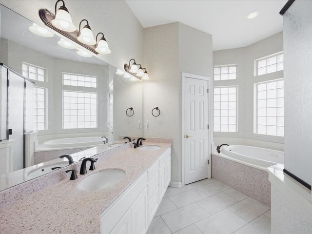 10106 Ravenswood Road, Granbury, TX 76049