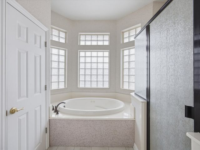 10106 Ravenswood Road, Granbury, TX 76049