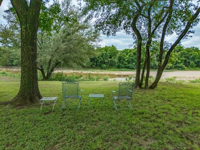 10106 Ravenswood Road, Granbury, TX 76049