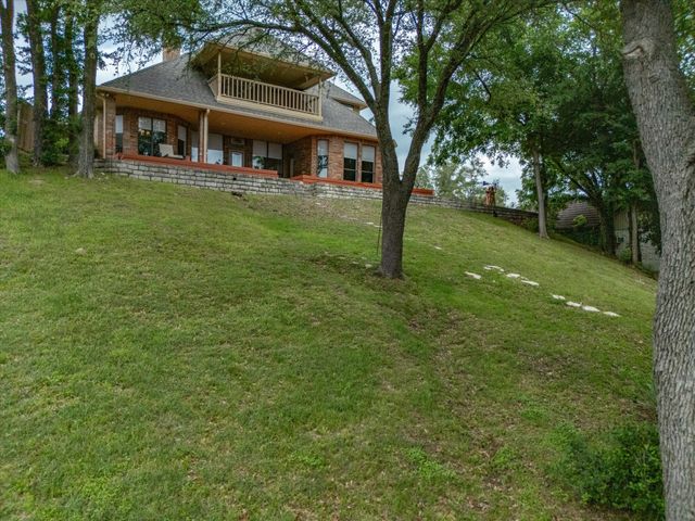 10106 Ravenswood Road, Granbury, TX 76049
