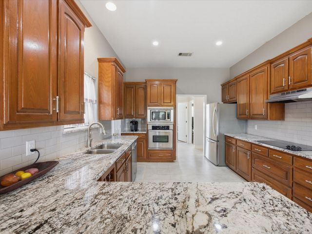 10106 Ravenswood Road, Granbury, TX 76049