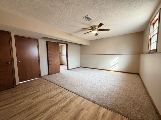 4305 69th Street, Urbandale, IA 50322