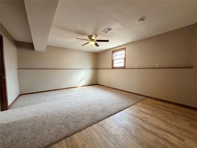 4305 69th Street, Urbandale, IA 50322