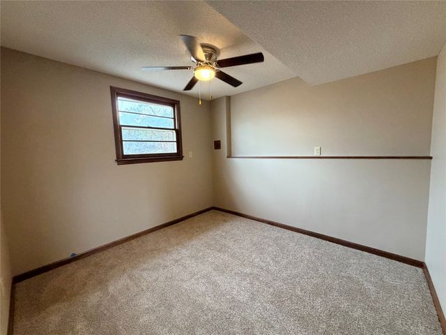 4305 69th Street, Urbandale, IA 50322