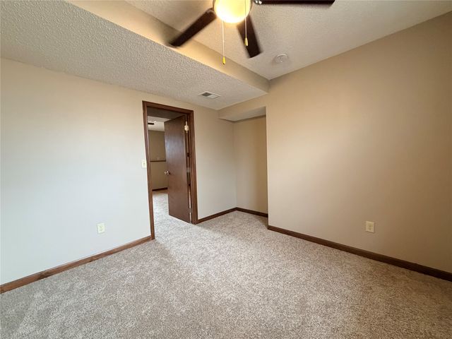 4305 69th Street, Urbandale, IA 50322