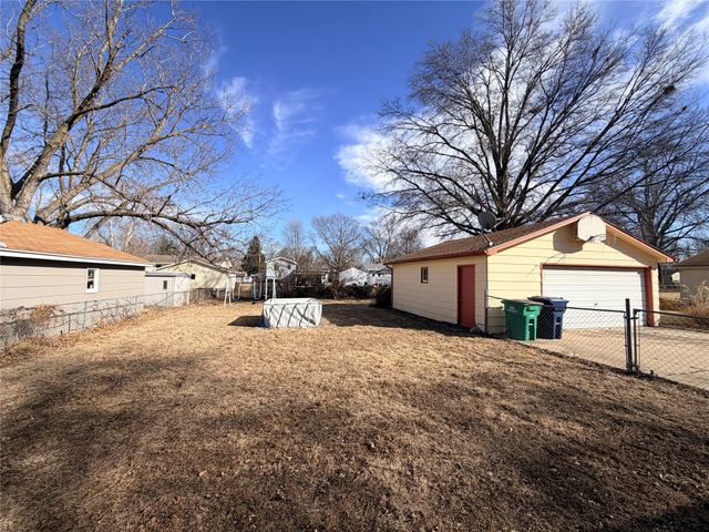 4305 69th Street, Urbandale, IA 50322