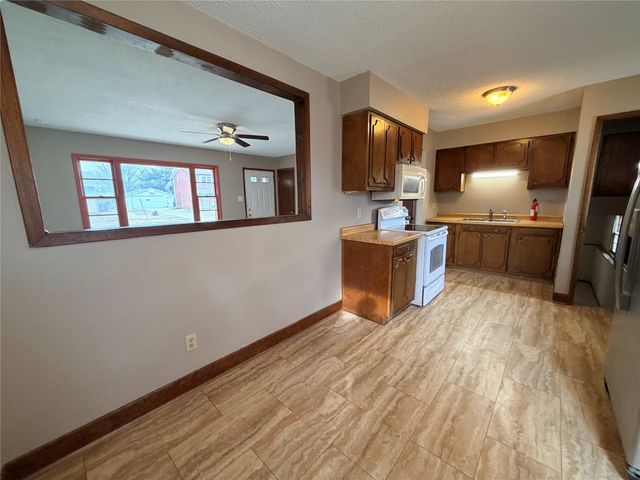 4305 69th Street, Urbandale, IA 50322