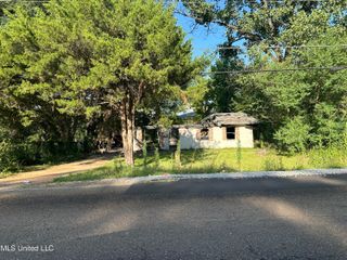 308 N Flag Chapel Road, Jackson, MS 39209