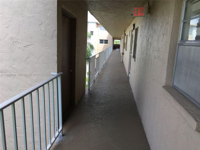 300 NE 26th Avenue 314, Boynton Beach, FL 33435