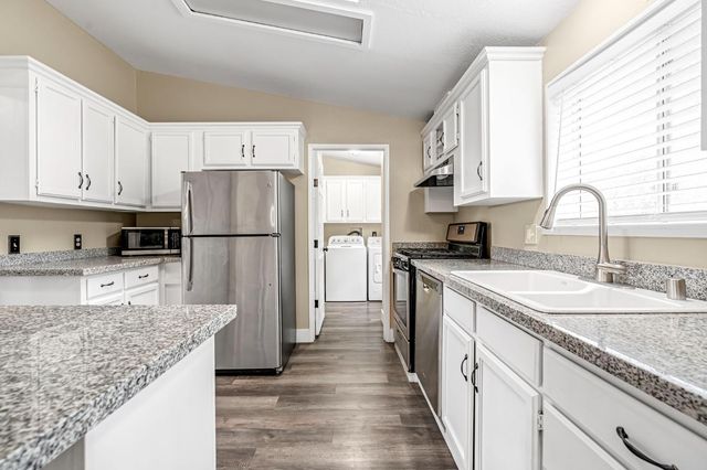 23380 Granite Creek Lane, Clovis, CA 93619