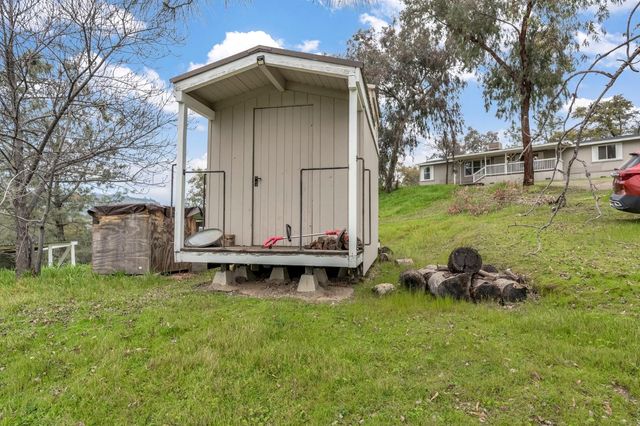 23380 Granite Creek Lane, Clovis, CA 93619