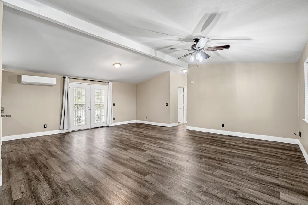 Image 11 of property listing at 23380 Granite Creek Lane, Clovis, CA 93619