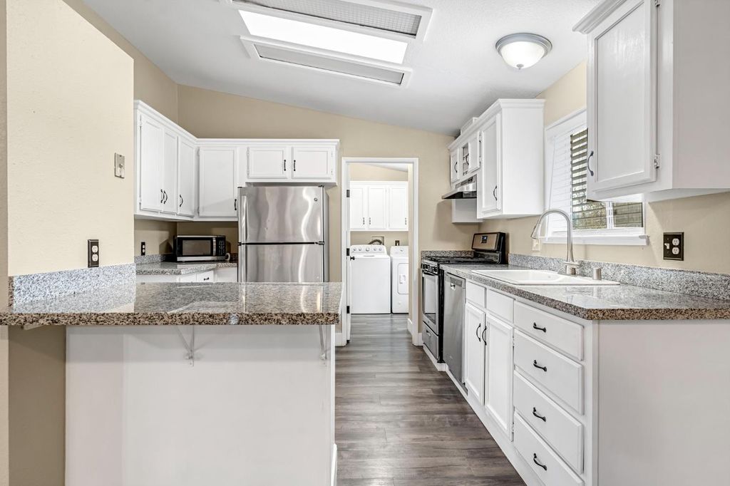 Image 14 of property listing at 23380 Granite Creek Lane, Clovis, CA 93619