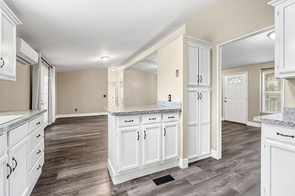 Image 17 of property listing at 23380 Granite Creek Lane, Clovis, CA 93619